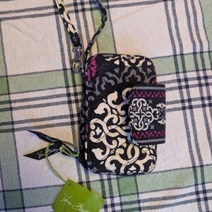 NWT Vera Bradley Canterbury Magenta Smartphone Wristlet